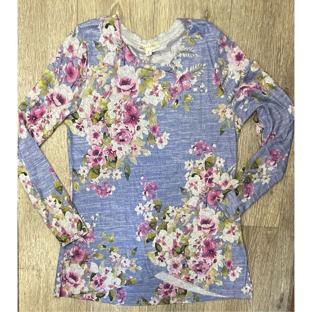 Casual Express Medium Floral Blue Top New